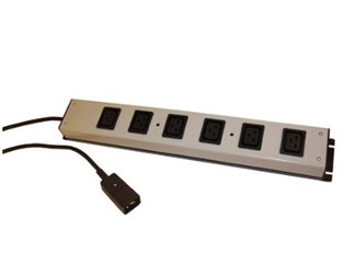 STRÖMSKENA MED 19" FÄSTE 6 UTTAG C19, 3m C20