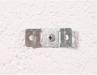 Metalclips för kabelmontage 56x20x8mm