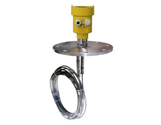Styrt radarnivåsensor for fast pulver, f.eks. sement