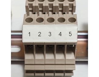 12,70mm bredde x 4,88m lang, svart på baksiden