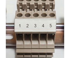 9,53mm bredde x 4,88m lang, svart på baksiden