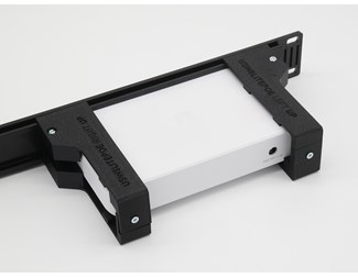 1U svart 19 "panel med feste for Ubiquiti USW-LITE-8-POE