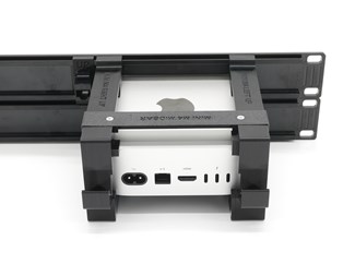 Svart 19" panel med feste til Apple Mac Mini M4 2U