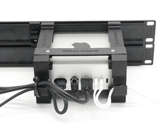 Svart 19" panel med feste til Apple Mac Mini M4 2U
