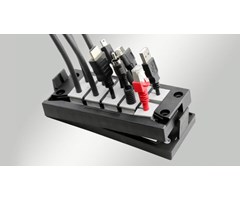 KEL-QUICK 16-8 kabelgenomf.ram f”r 8 QT